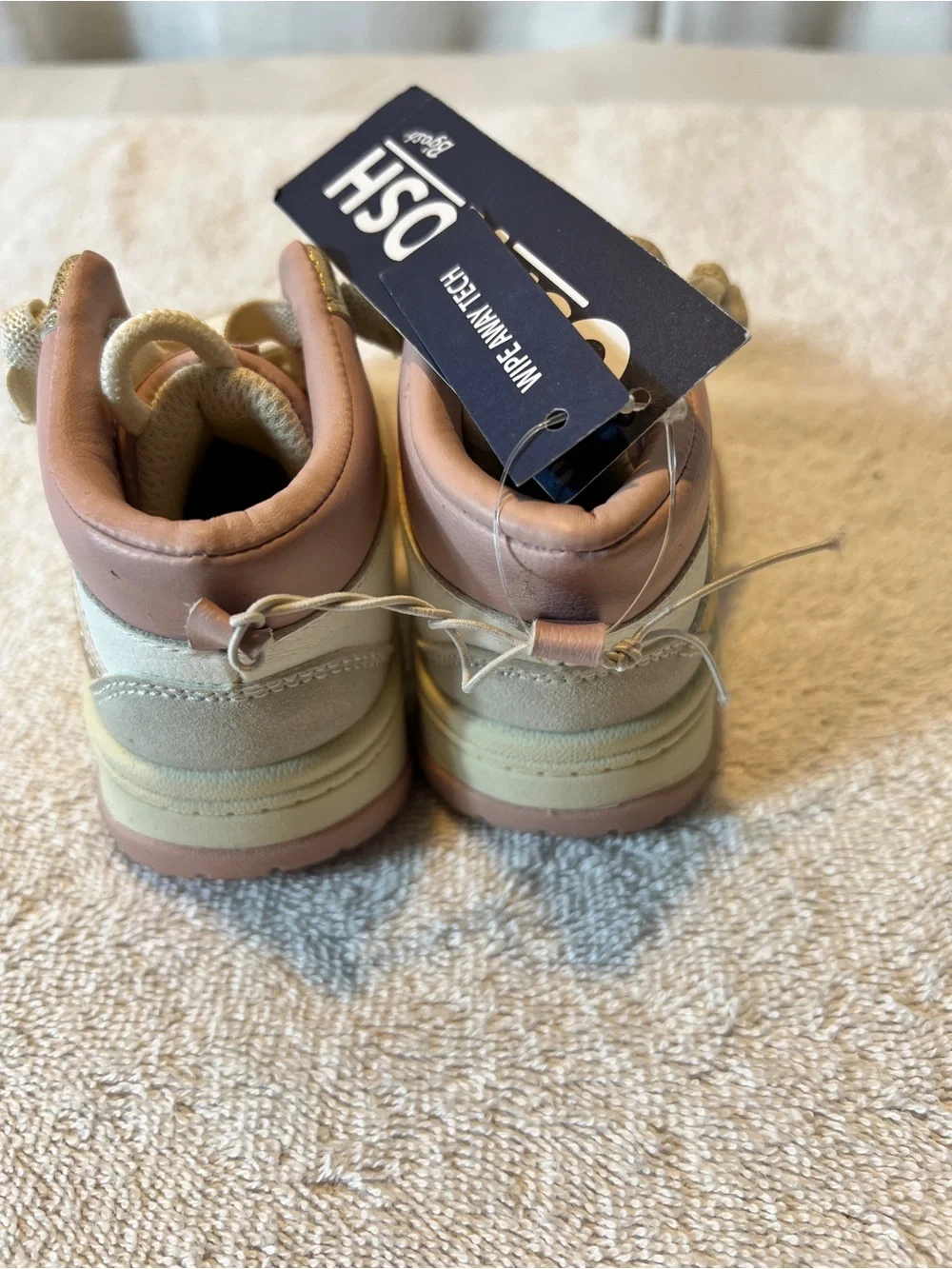 OshKosh B'gosh Cream, Pink & Gold Kids High-Top Sneakers SIZE 5